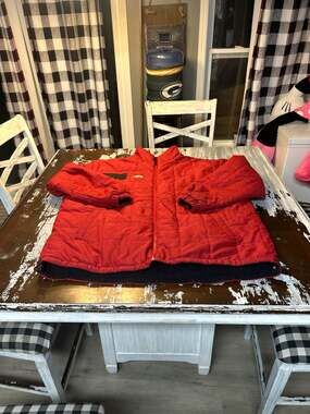 Vintage Nike Team Arkansas Razorbacks Reversible Quilted Puffer Jacket XXL